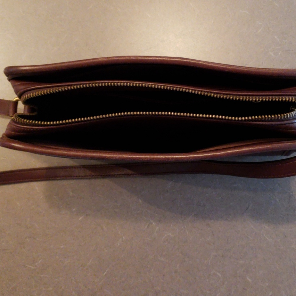 Coach purse - Picture 3 of 4